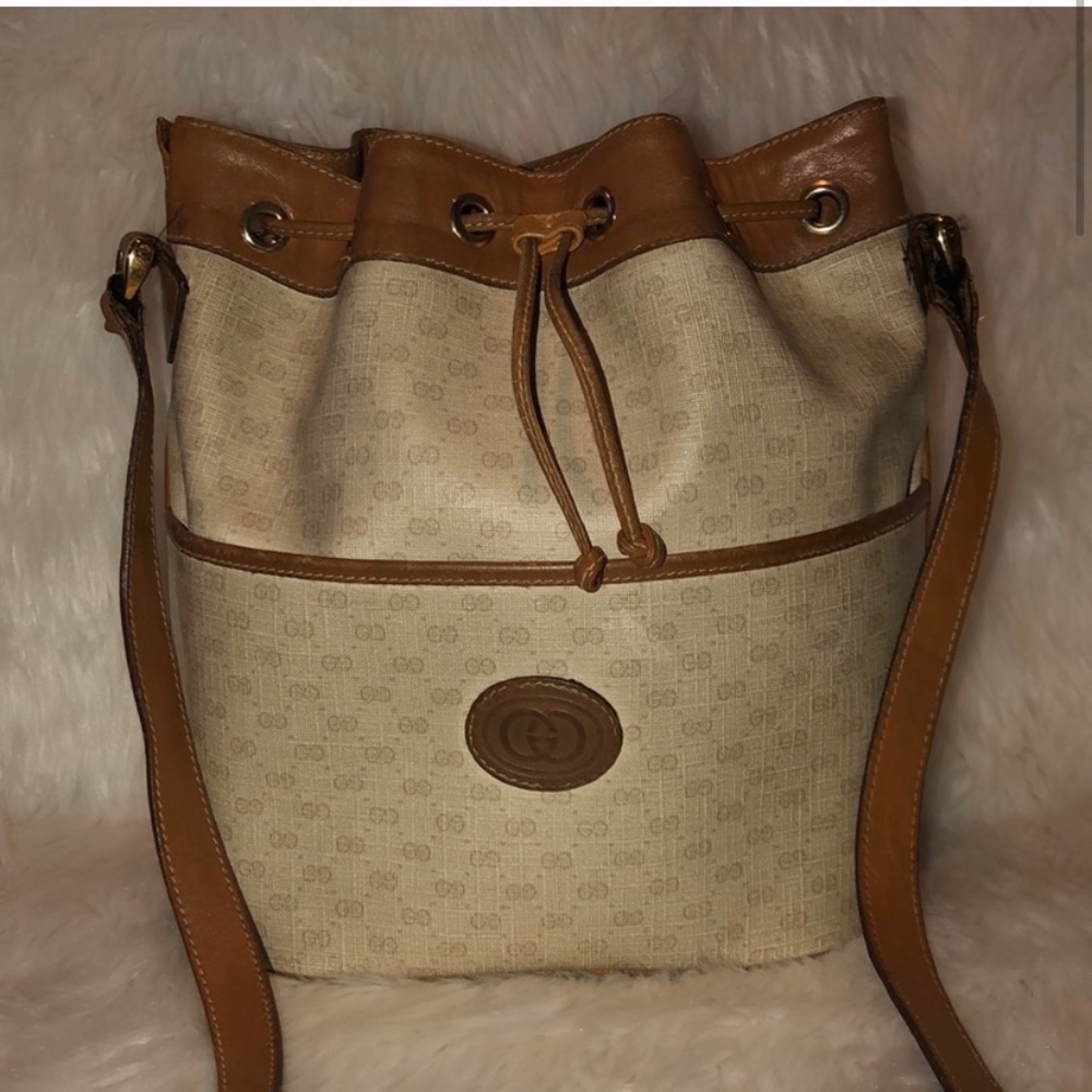 Beautiful vintage Gucci bucket bag
